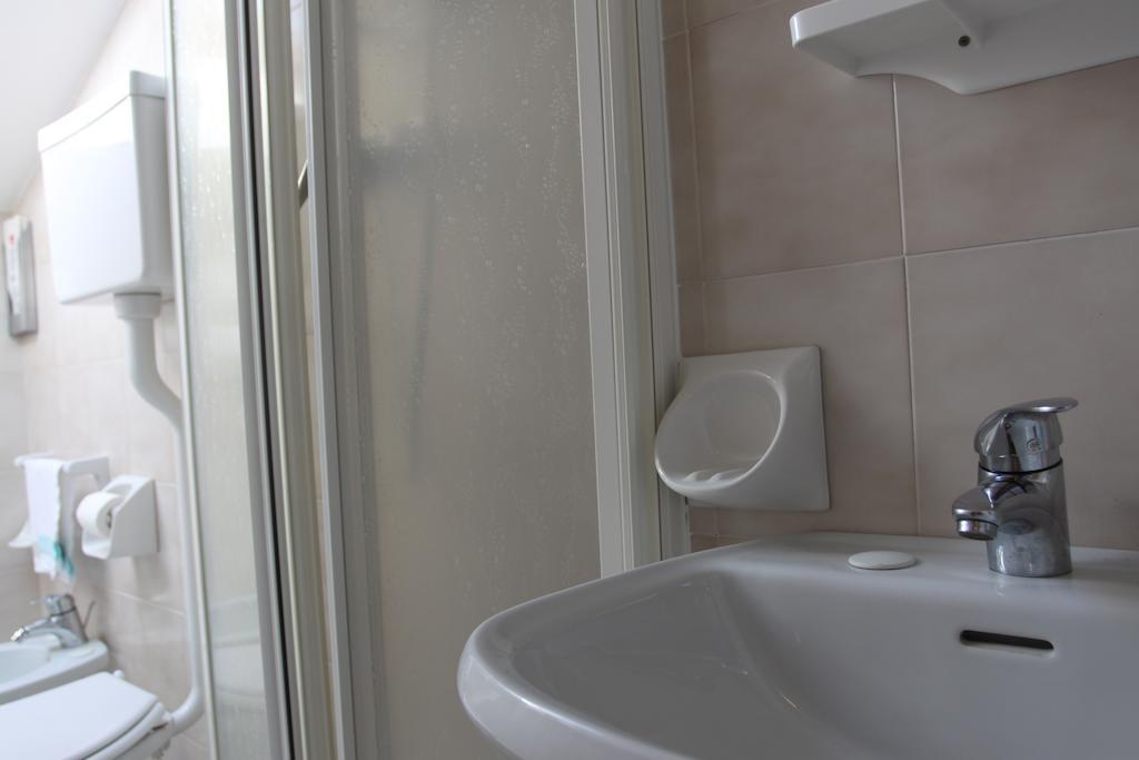 Hotel Adele Bellaria-Igea Marina Quarto foto
