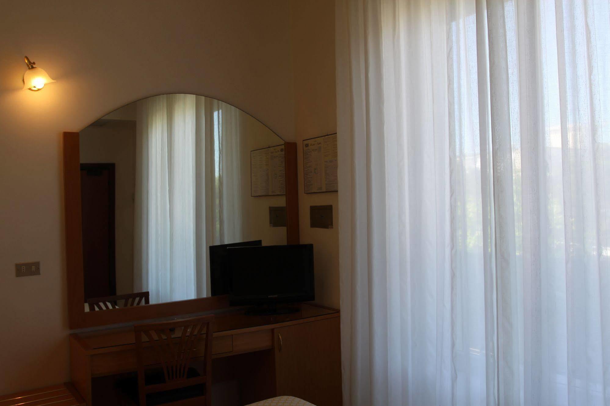 Hotel Adele Bellaria-Igea Marina Exterior foto