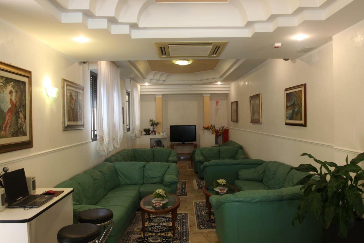 Hotel Adele Bellaria-Igea Marina Exterior foto